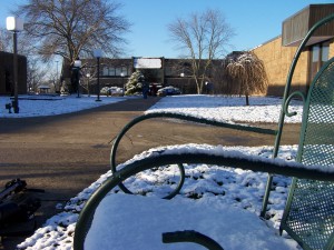 Campus-snow 1-06 040